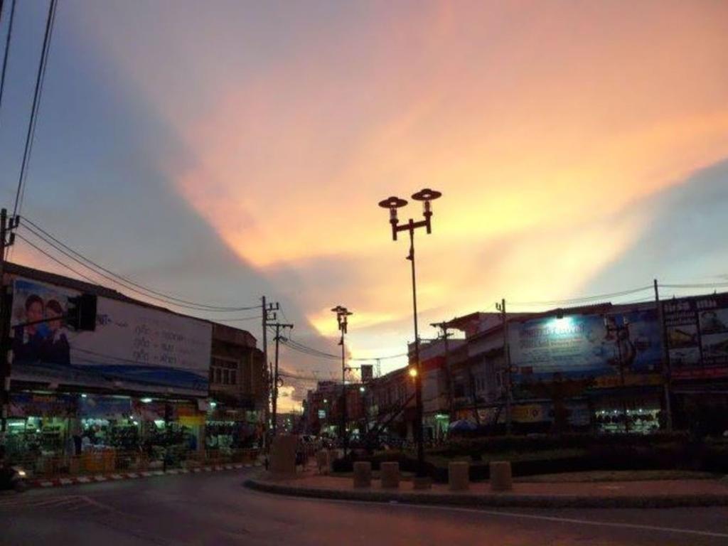 Win Backpacker Hostel Phuket Exterior photo
